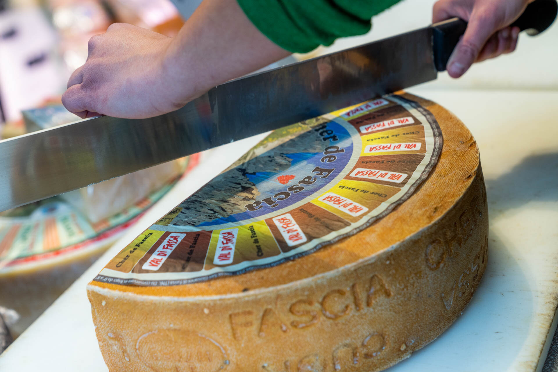 Forma di Cuor di Fassa | © Mattia Rizzi - Archivio Immagini APT Val di Fassa Forma del formaggio tipico Cuor di Fassa | © Mattia Rizzi - Archivio Immagini APT Val di Fassa